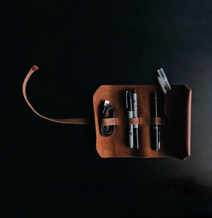 Lo Esencial - Leather Roll